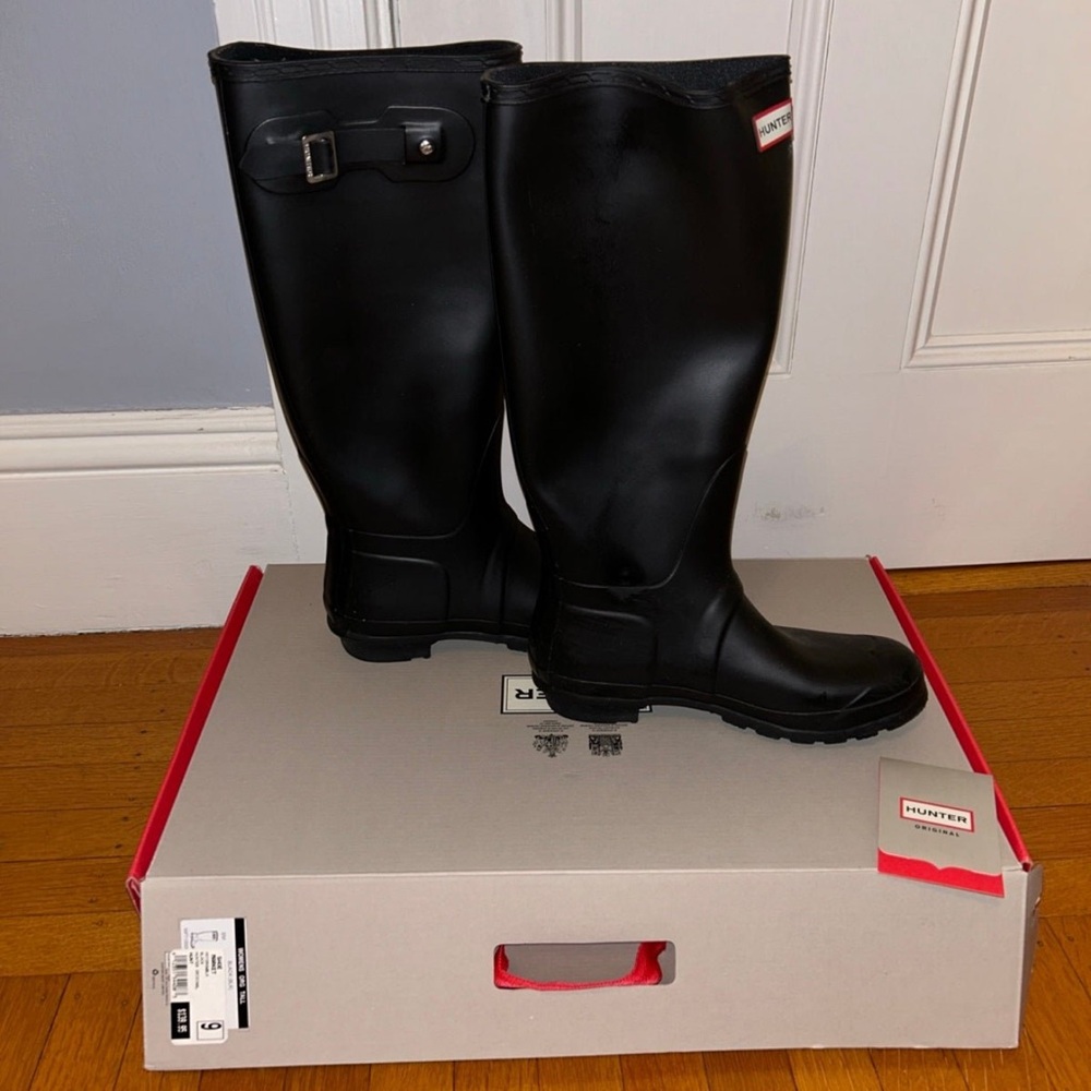 Black matte Hunter boots